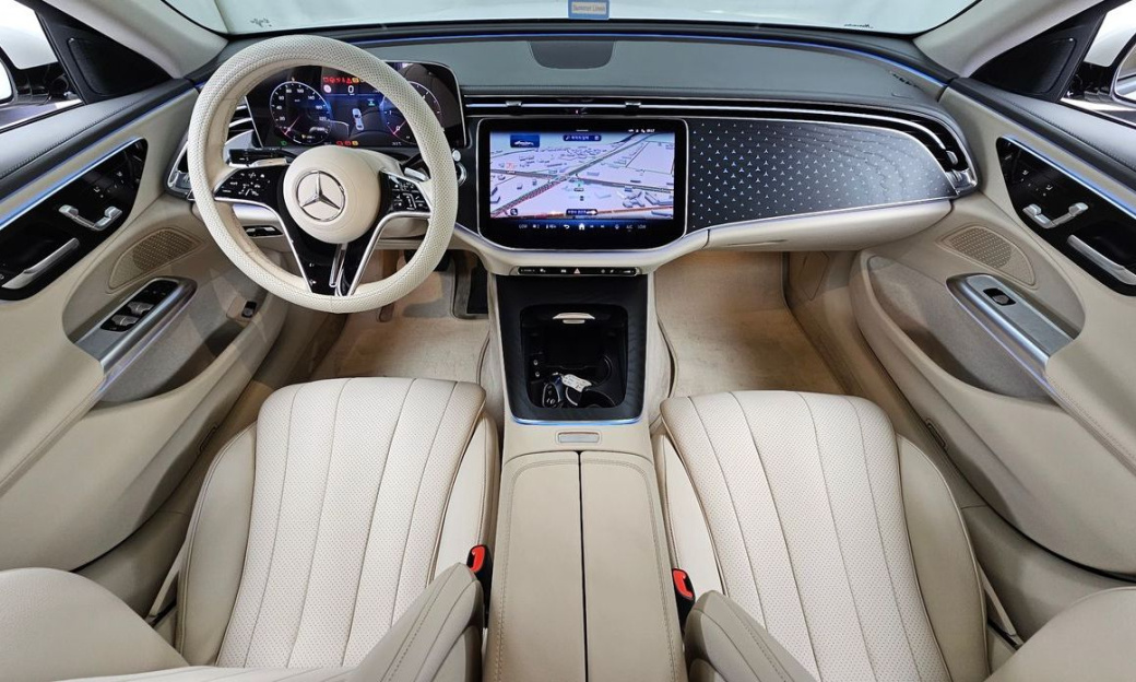 Mercedes-Benz E-Class E220d 4MATIC Exclusive, 2024