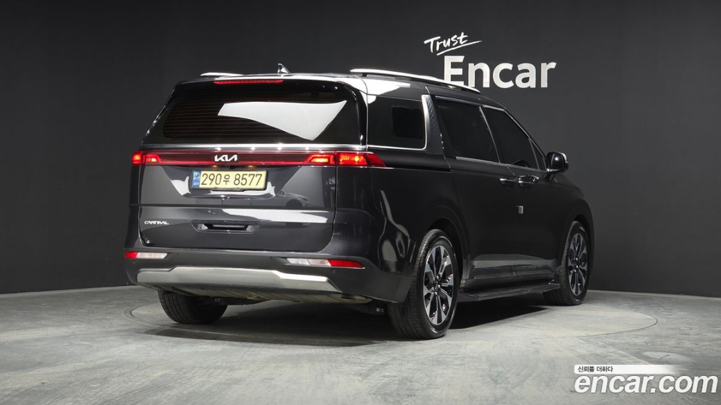 Kia Carnival 7-Seater Signature, 2023