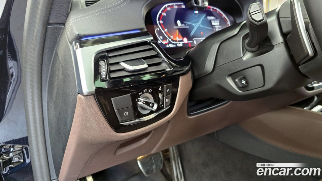 BMW 5-Series 530i M Sport Package, 2023