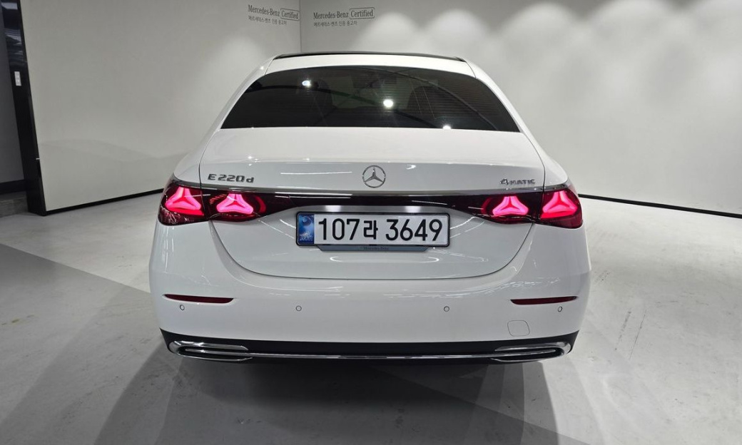 Mercedes-Benz E-Class E220d 4MATIC Exclusive, 2025