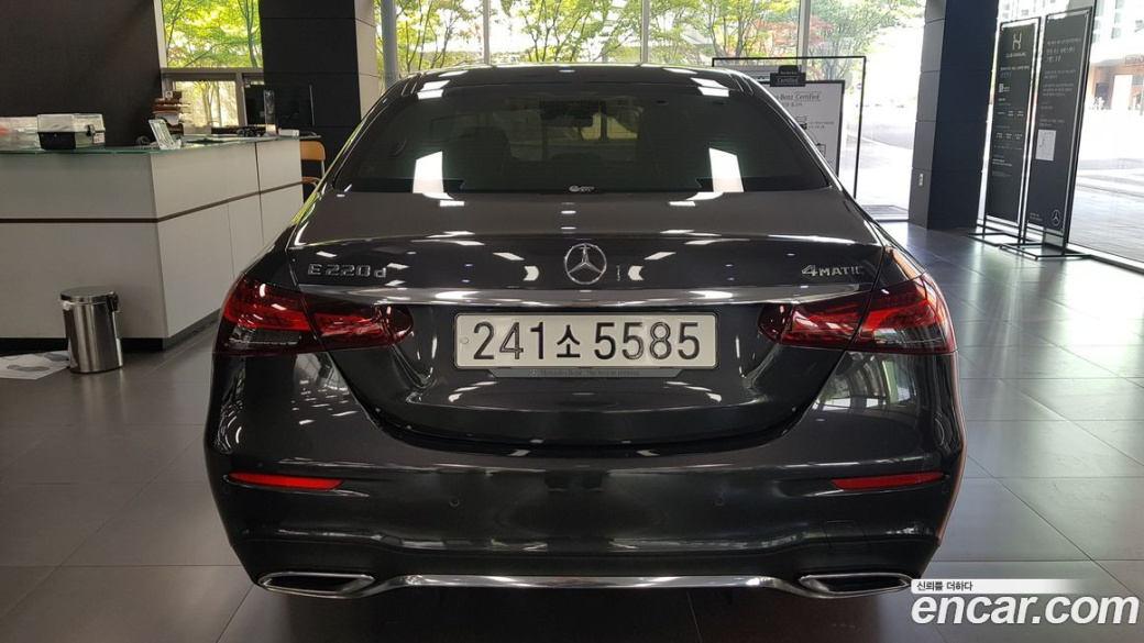 Mercedes-Benz E-Class E220d 4MATIC AMG Line, 2022