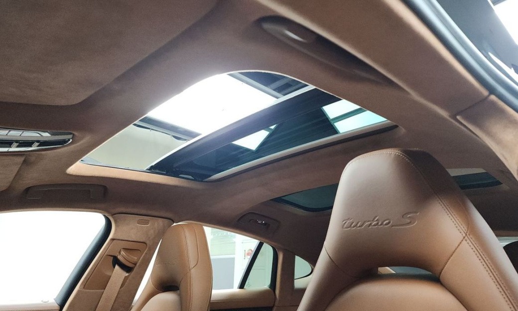 Porsche Panamera 4.0 Turbo S, 2023