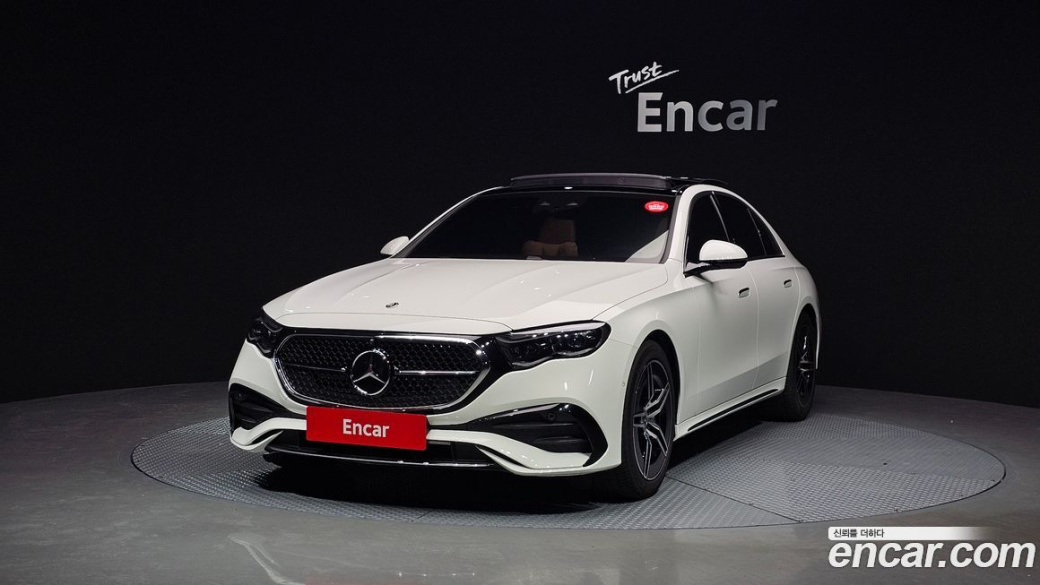 Mercedes-Benz E-Class E300 4MATIC AMG Line, 2026