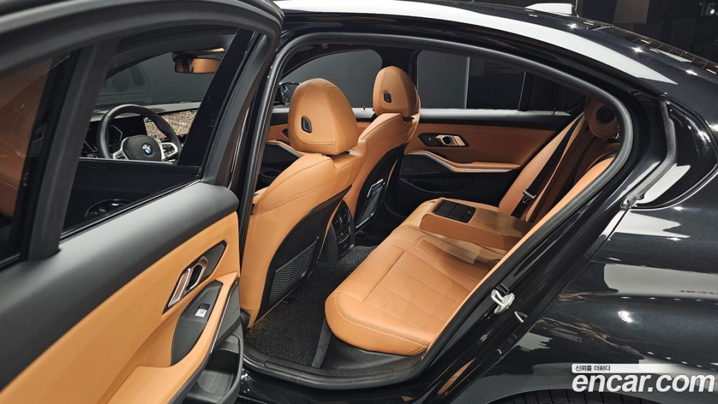 BMW 3-Series 320i M Sport, 2023