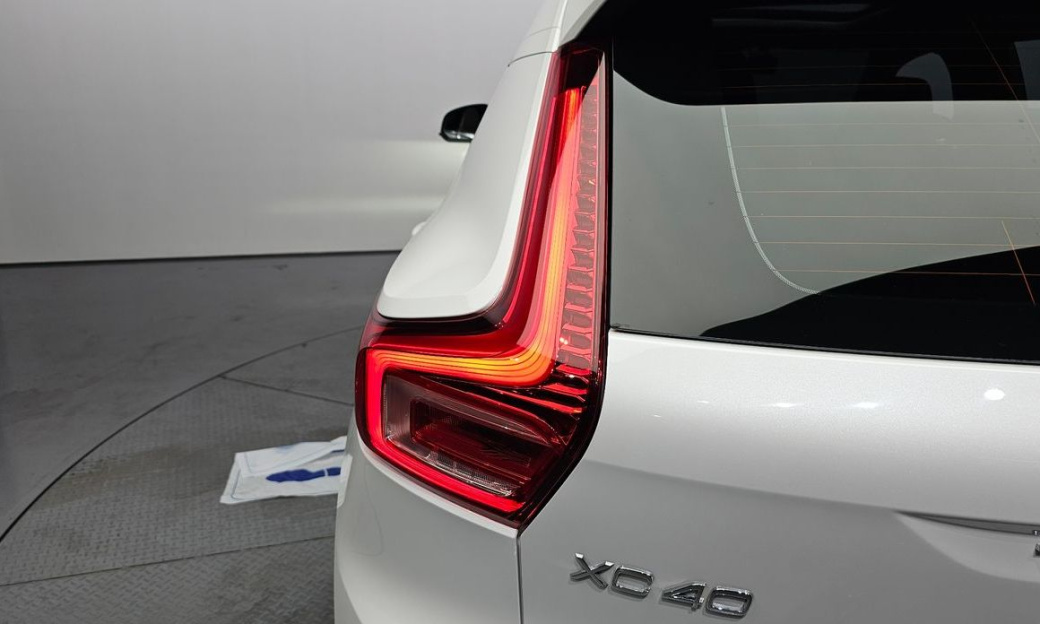 Volvo XC40 B4 Ultra Bright, 2025
