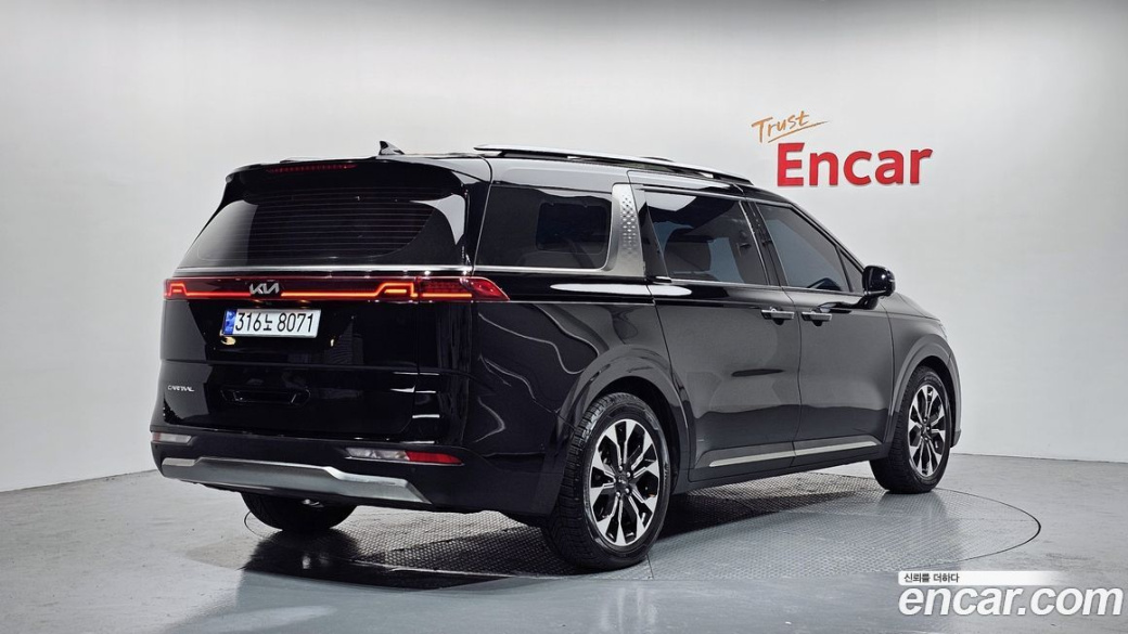 Kia Carnival 9-Seater Signature, 2023