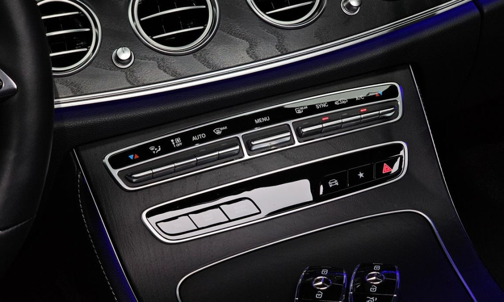 Mercedes-Benz E-Class E250 AMG Line, 2023