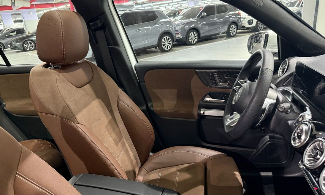 Mercedes-Benz GLB-Class AMG GLB35 4MATIC, 2025