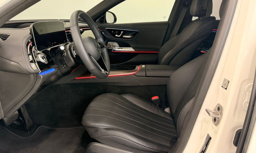 Mercedes-Benz E-Class E300 4MATIC Exclusive, 2024