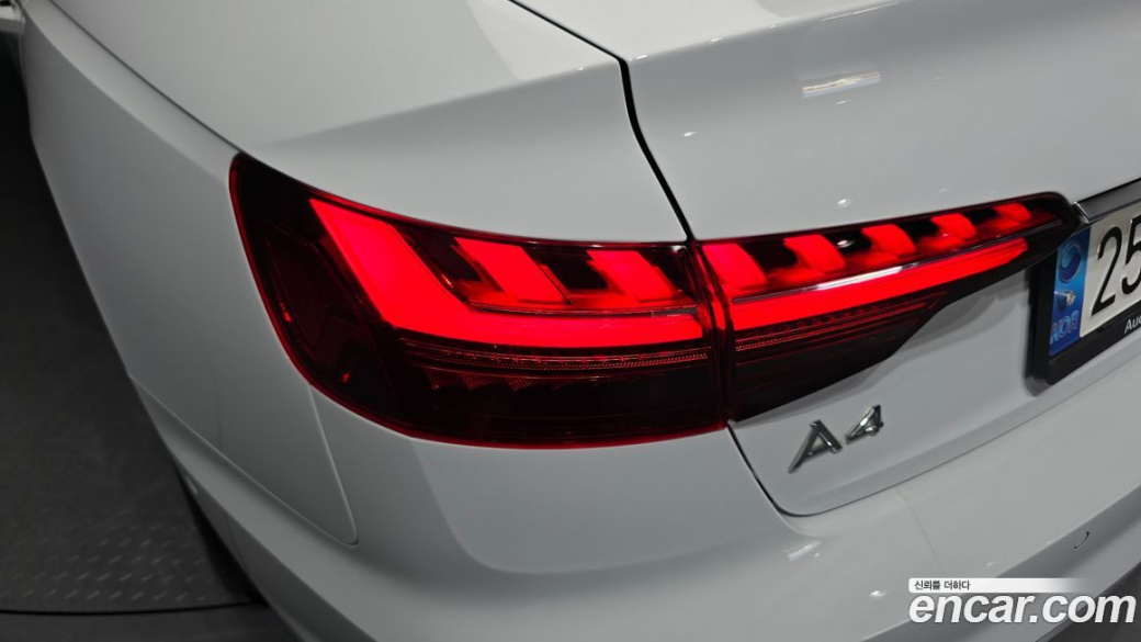 Audi A4 40 TFSI Premium, 2023