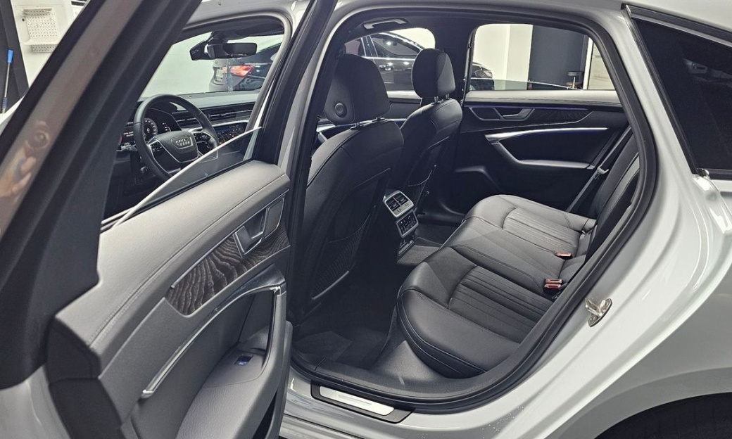 Audi A6 45 TFSI Premium, 2023
