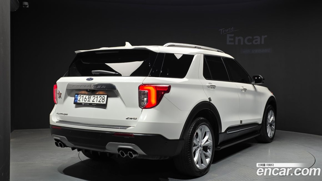 Ford Explorer 3.0 Platinum 4WD, 2022