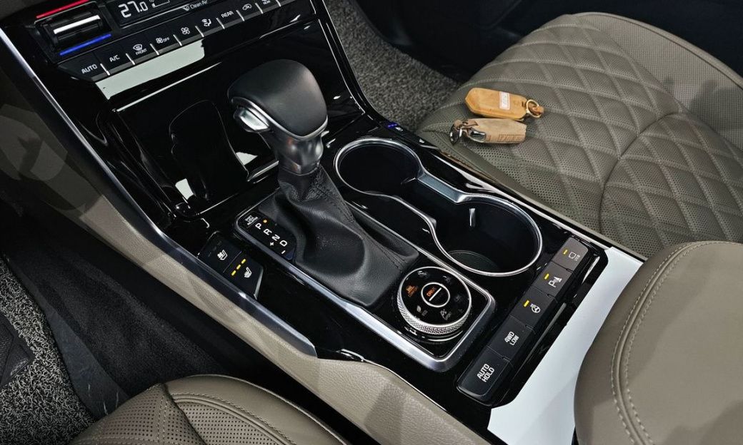 Kia Mohave Diesel 3.0 4WD 6-Seater, 2022