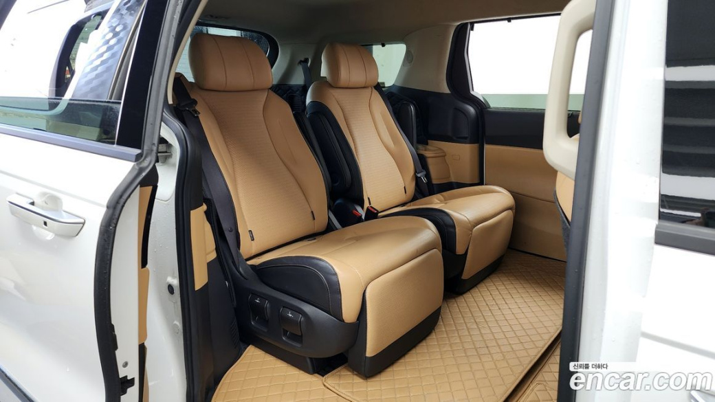 Kia Carnival 7-Seater Signature, 2022