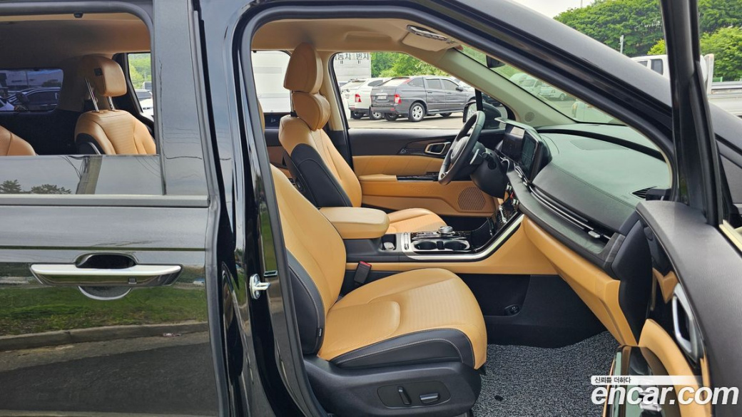 Kia Carnival 9-Seater Signature, 2023