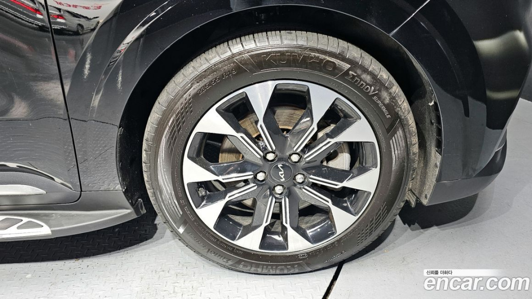 Kia Carnival 9-Seater Signature, 2022