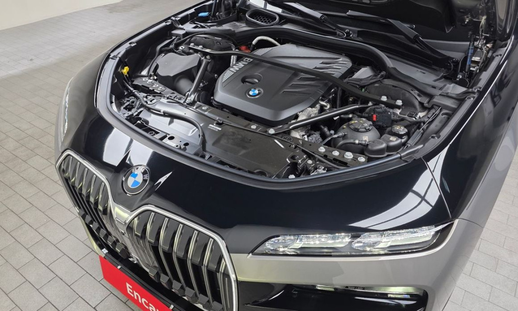 BMW 7-Series 740d xDrive M Sport, 2025
