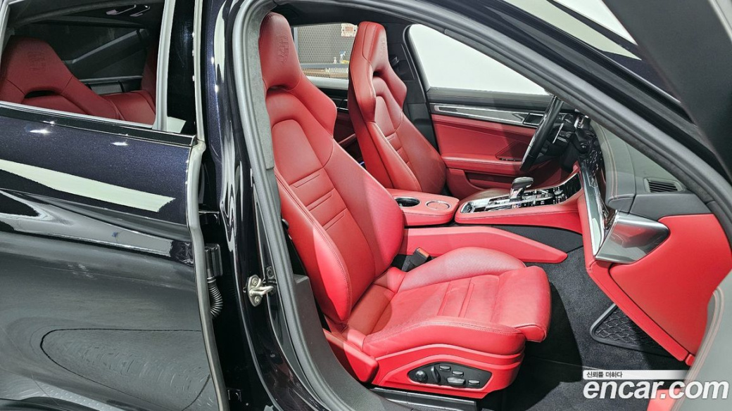 Porsche Panamera 4.0 GTS, 2022
