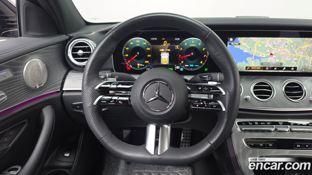 Mercedes-Benz E-Class E350 4MATIC AMG Line, 2023