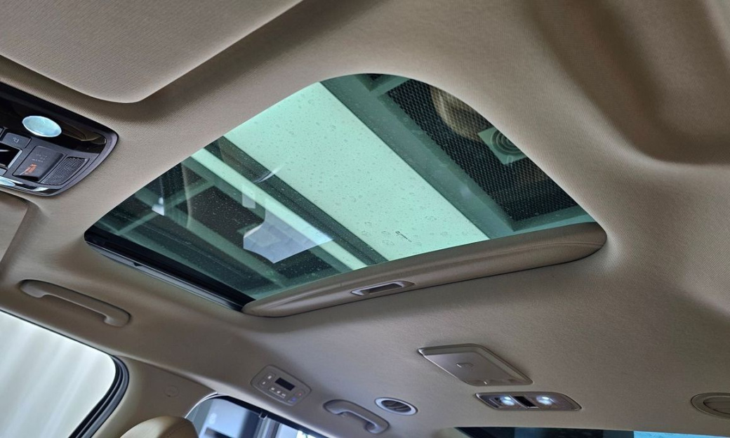 Kia Carnival 7-Seater Signature, 2023