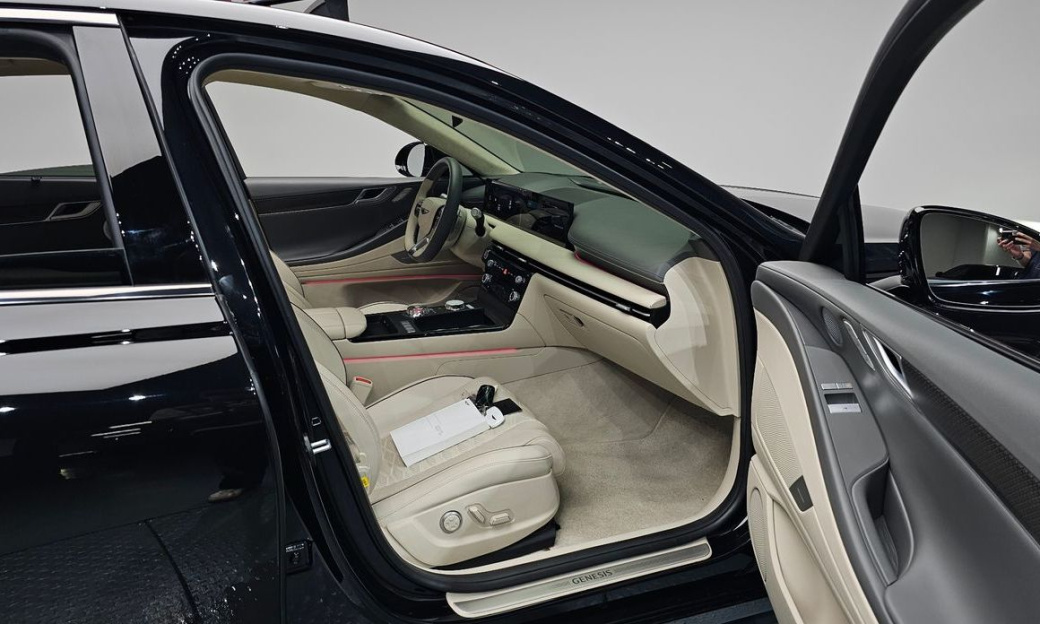 Genesis G80 Gasoline 2.5 Turbo AWD, 2025