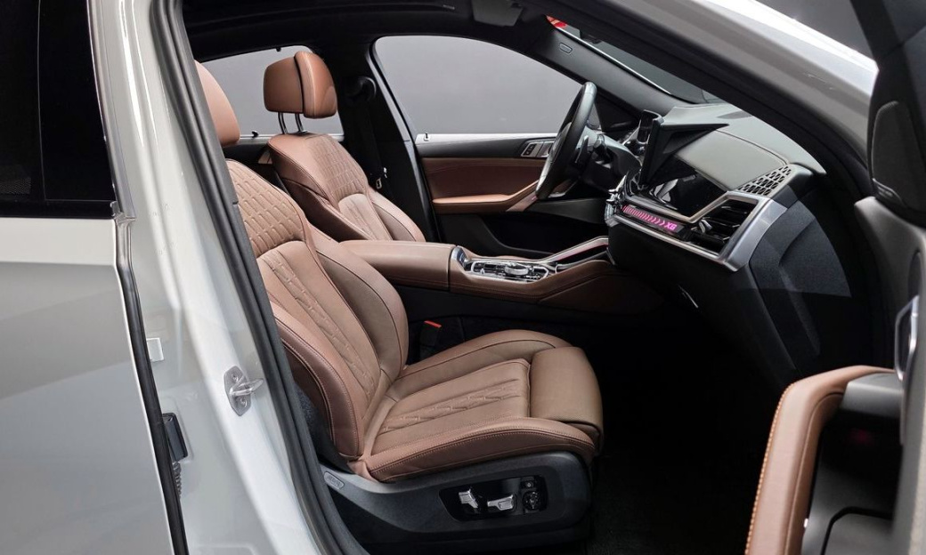 BMW X6 xDrive40i M Sport, 2025
