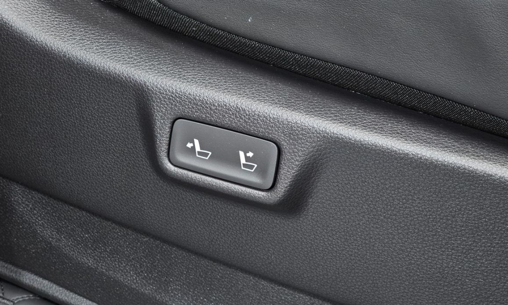 Kia Carnival 9-Seater Signature, 2025