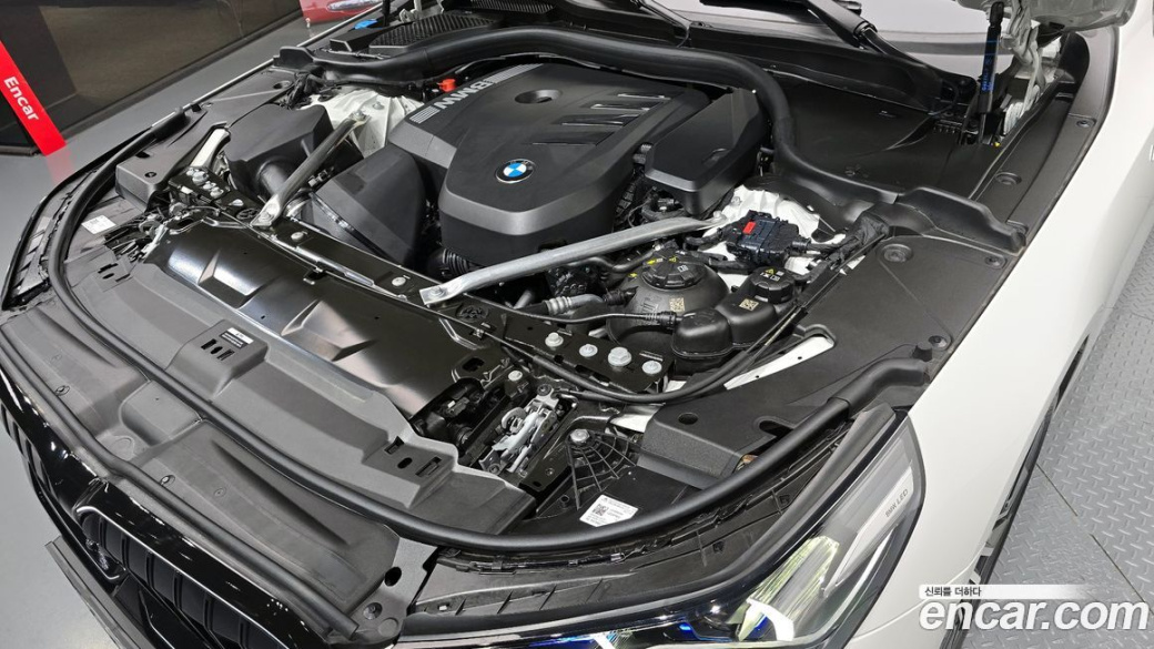 BMW 5-Series 520i M Sport, 2025