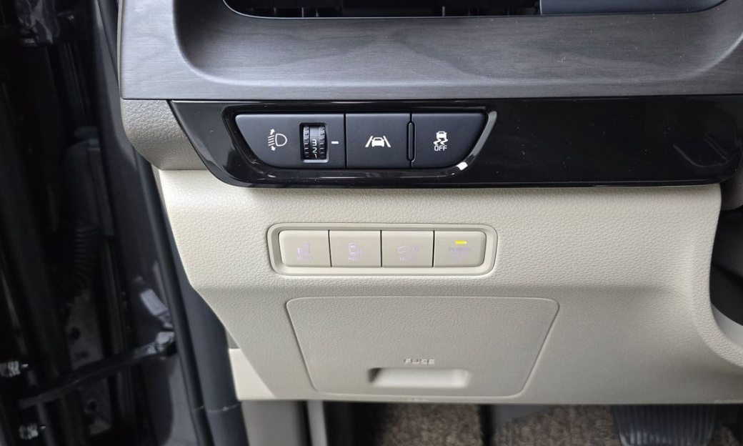 Kia Carnival 7-Seater Signature, 2022