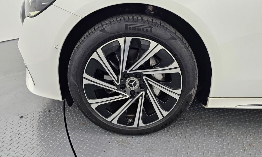 Mercedes-Benz E-Class E300 4MATIC Exclusive, 2024