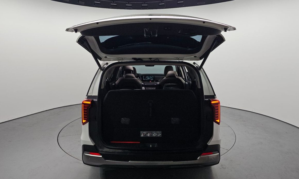 Kia Carnival 9-Seater Noblesse, 2024