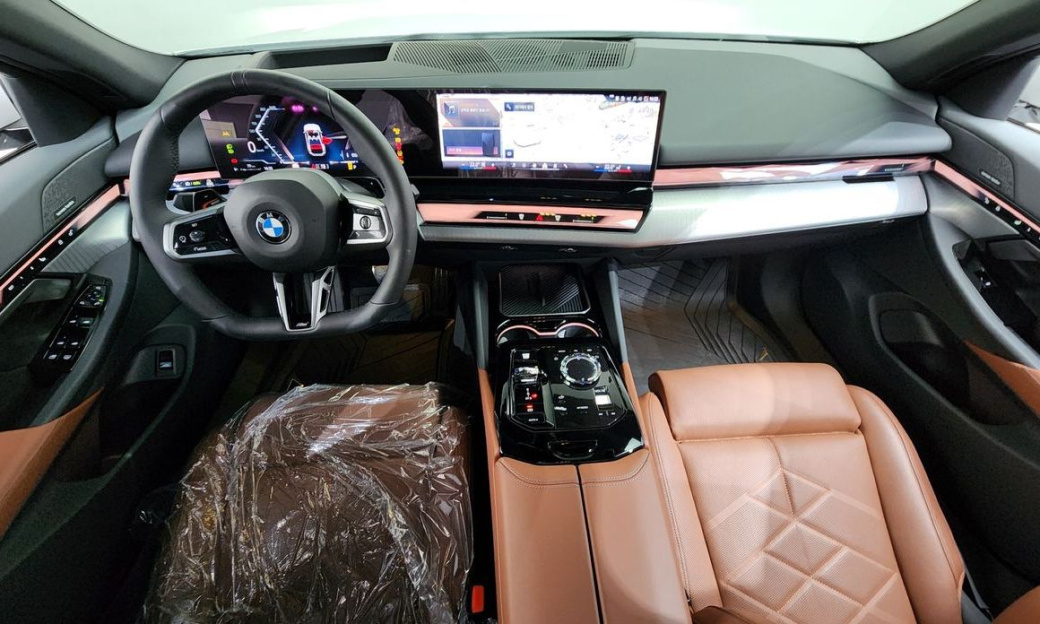 BMW 5-Series 530i xDrive M Sport, 2025