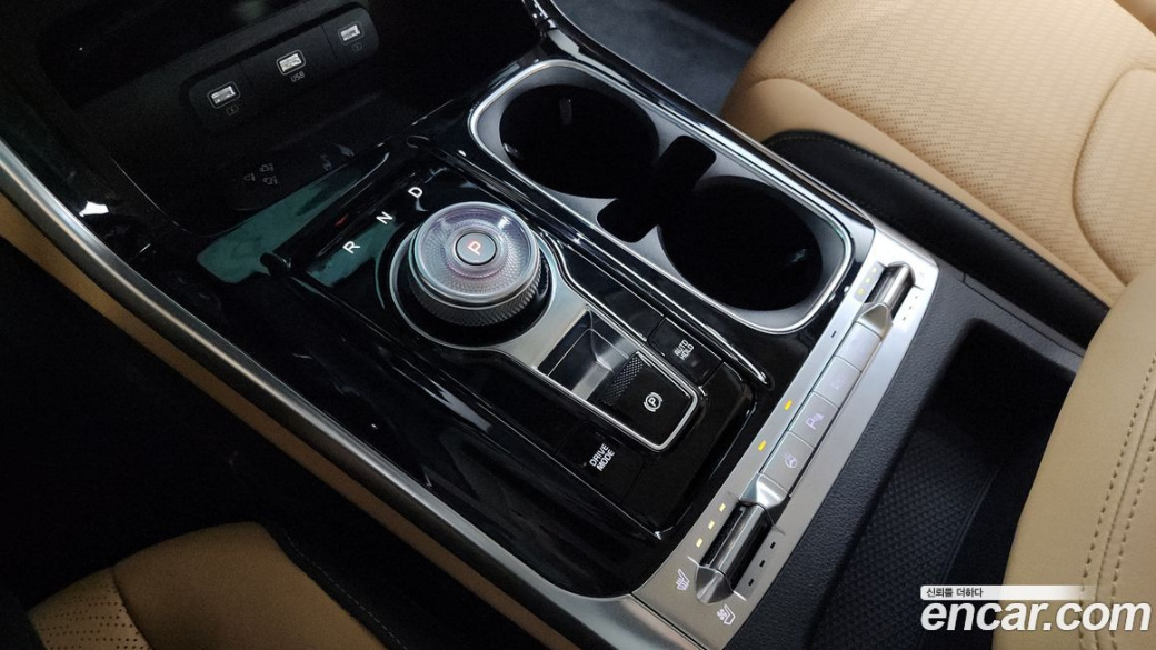 Kia Carnival 7-Seater Signature, 2023