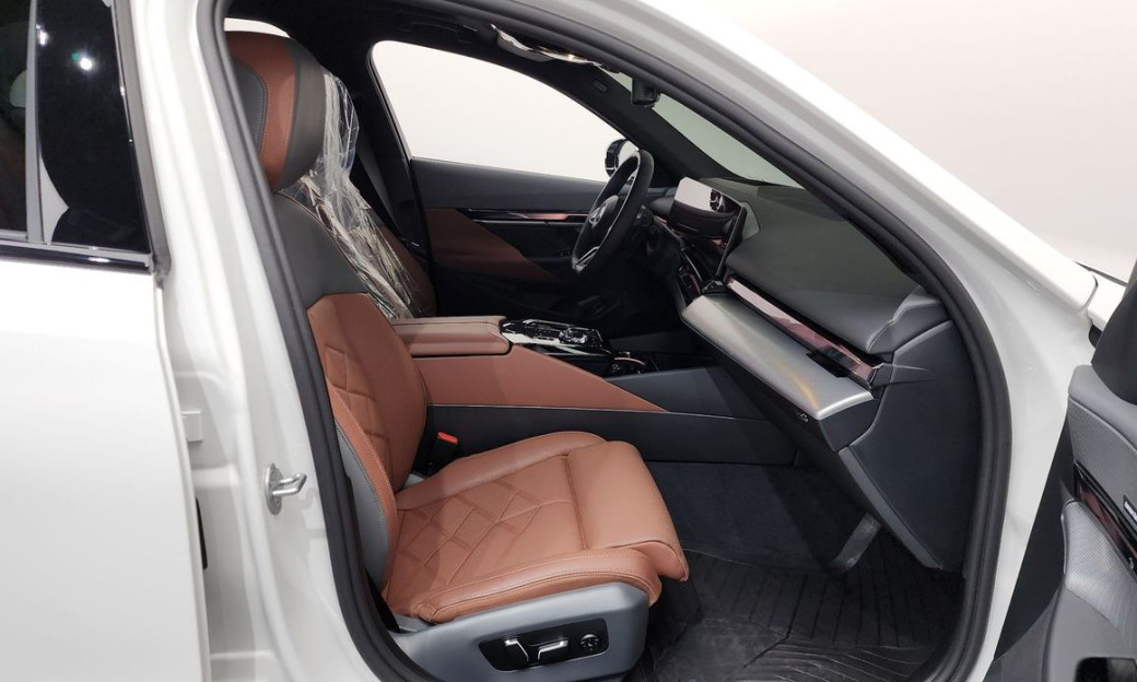 BMW 5-Series 530i xDrive M Sport, 2025