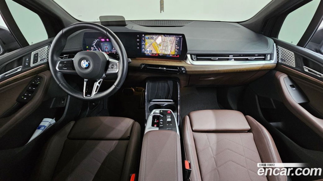 BMW 2-Series 220i M Sport, 2023