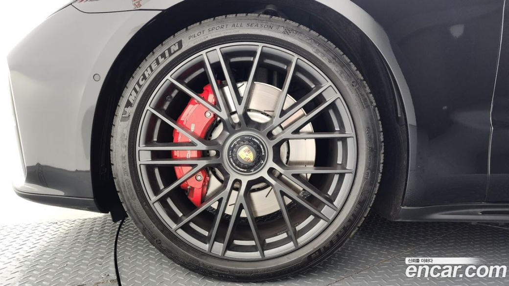 Porsche Panamera 4.0 GTS, 2025