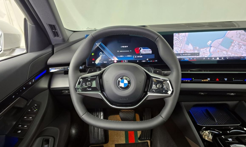 BMW 5-Series 520i, 2024