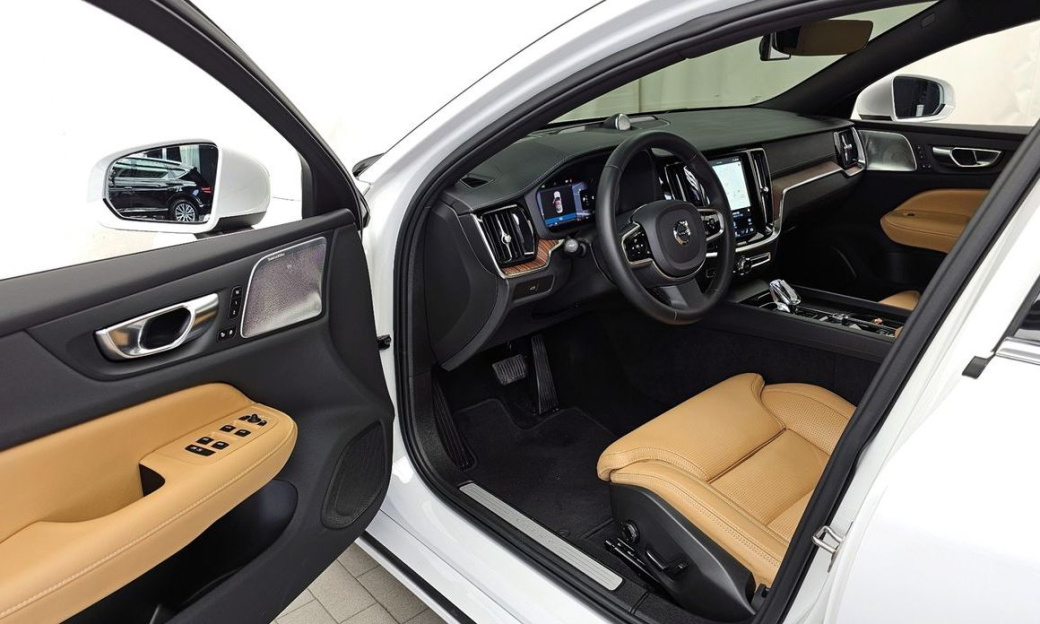 Volvo S60 B5 Ultimate Bright, 2024