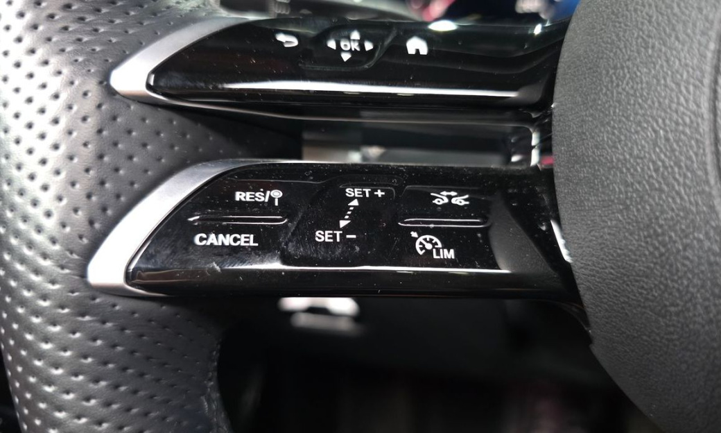 Mercedes-Benz C-Class C300 4MATIC AMG Line, 2023