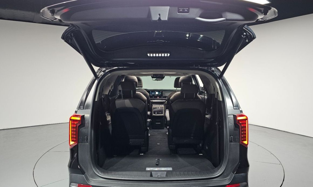 Kia Carnival 9-Seater Gravity, 2024