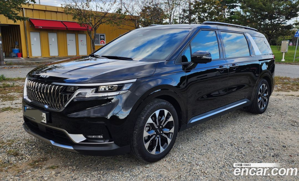 Kia Carnival 9-Seater Signature, 2023