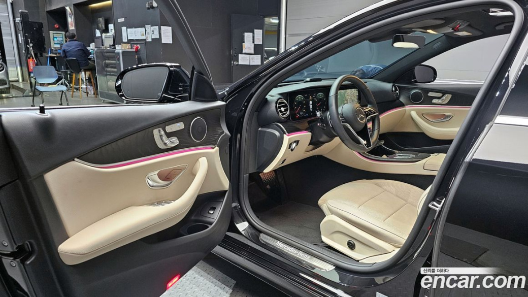 Mercedes-Benz E-Class E250 AMG Line, 2023
