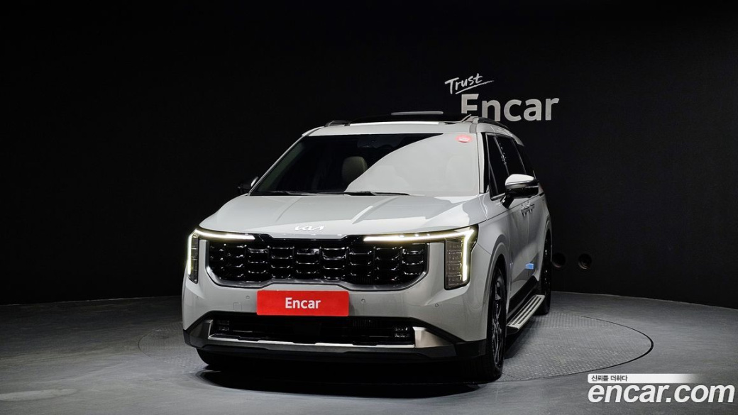 Kia Carnival 9-Seater Gravity, 2024
