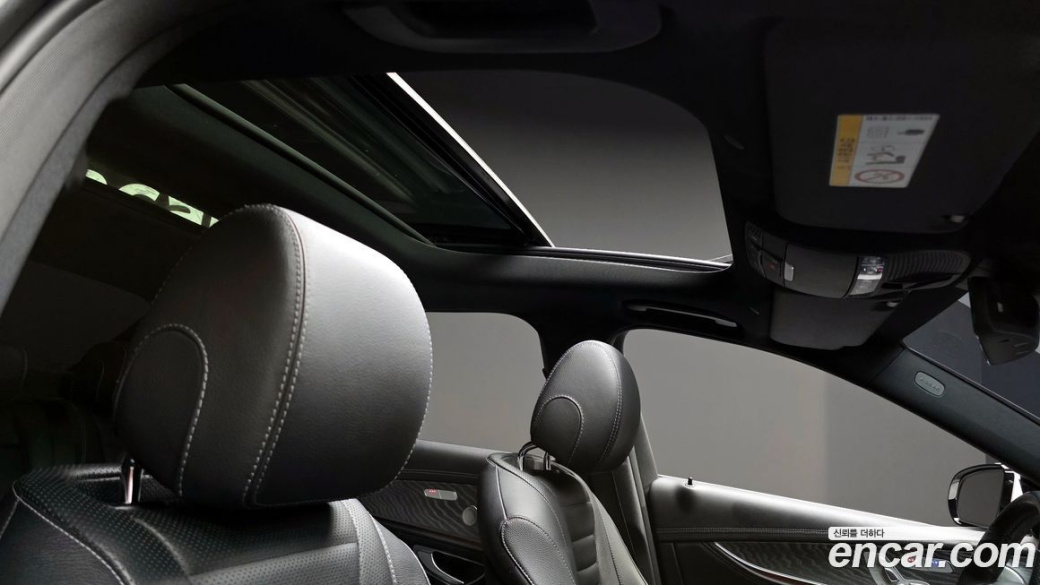 Mercedes-Benz E-Class E350 4MATIC AMG Line, 2022