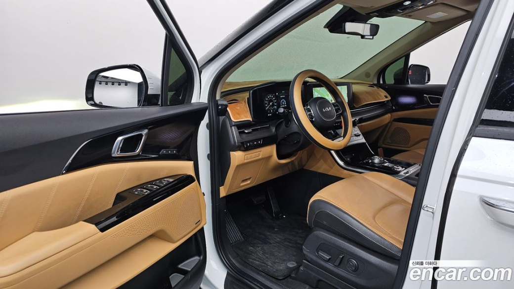 Kia Carnival 7-Seater Signature, 2023