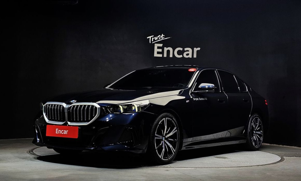BMW 5-Series 530i xDrive M Sport, 2024