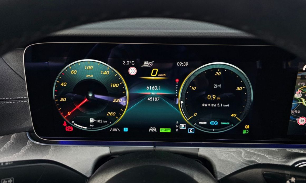 Mercedes-Benz E-Class E350 4MATIC AMG Line, 2022