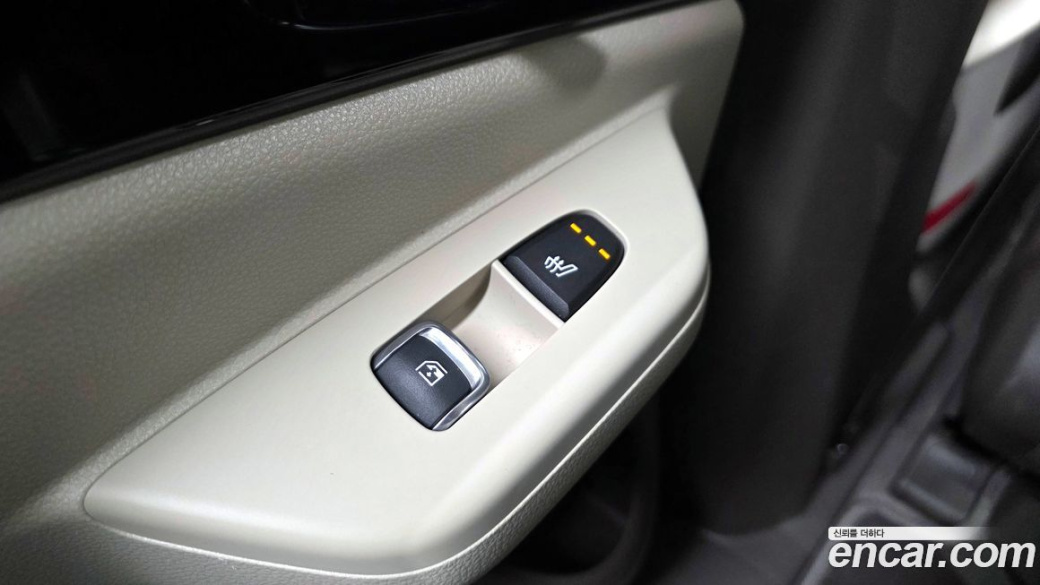 Kia Carnival 9-Seater Signature, 2025