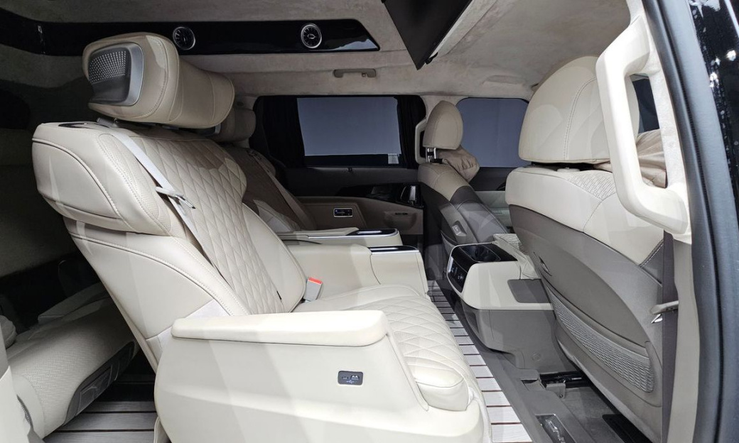 Kia Carnival 9-Seater Hi Limousine (Special Vehicle), 2024