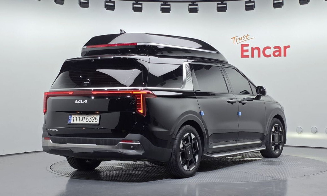 Kia Carnival 9-Seater Hi Limousine, 2025